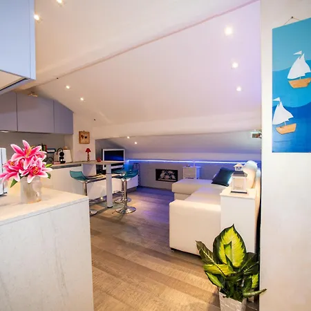 Attico In Centro A 10 Passi Dal Mare