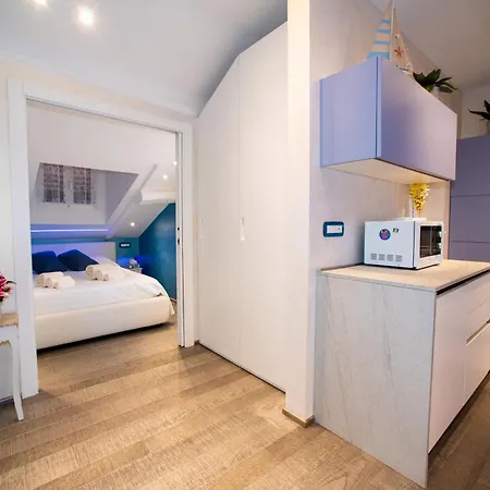 Attico In Centro A 10 Passi Dal Mare Апартаменты